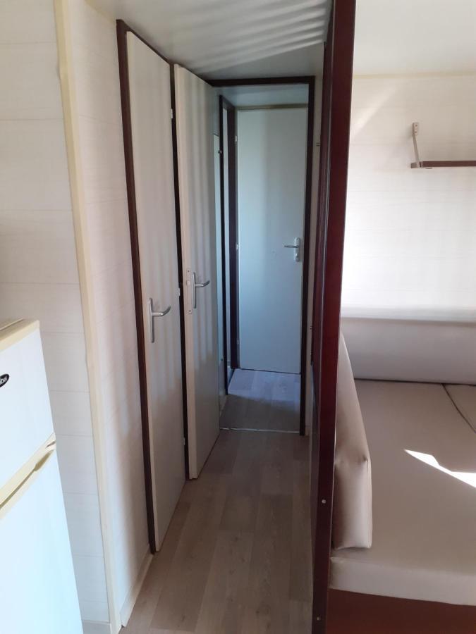 Mobilhome Agreable Sans Draps Ni Serviettes ปอร์-ลา-นูแวลล์ ภายนอก รูปภาพ
